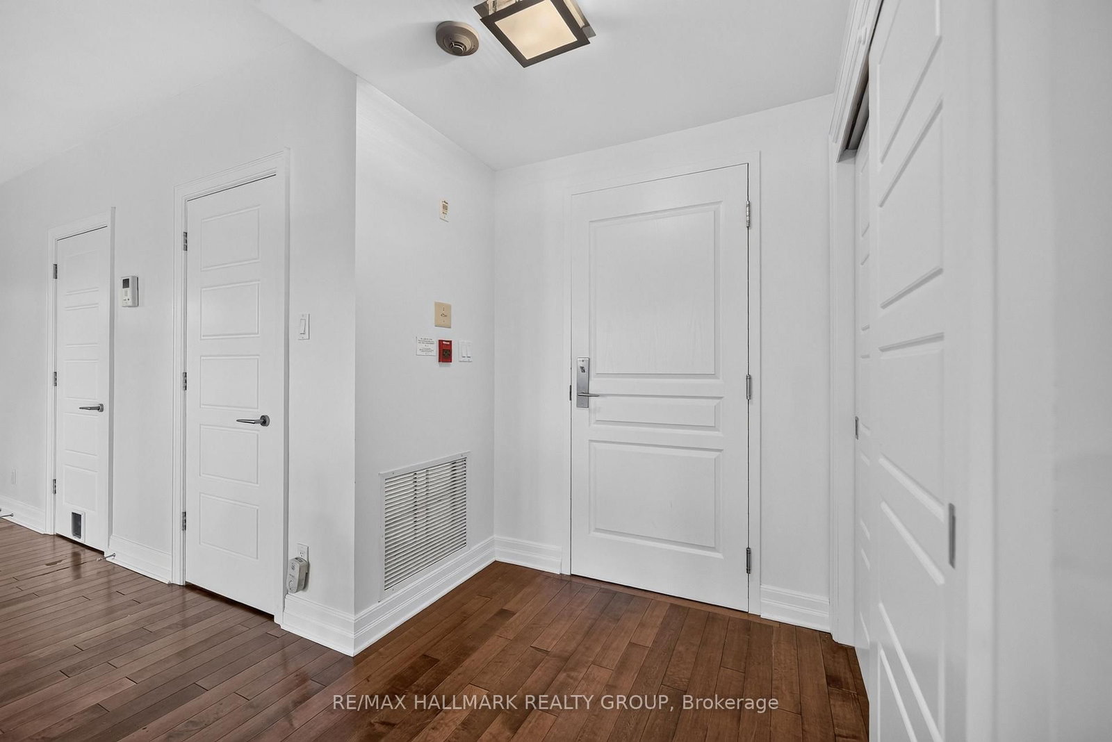 419 Laurier Avenue E • #101 • Ottawa, ON photo 4