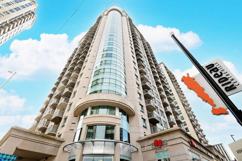 902 - 234 Rideau Street
