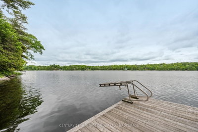 4212 Pine Ridge Drive • Frontenac, ON photo 3