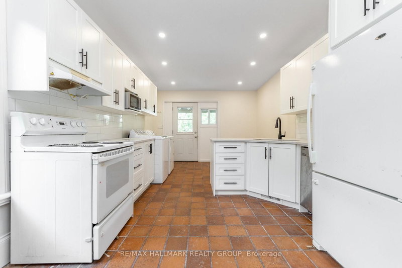 Unit A - 127 Henderson Avenue