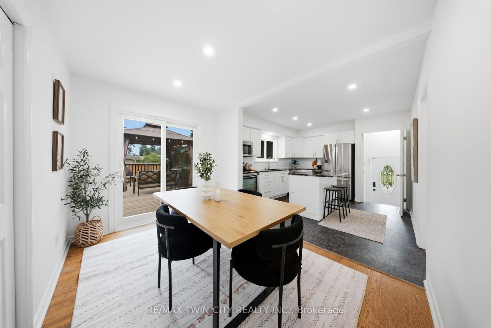 2 Frontenac Avenue • Brantford, ON photo 16