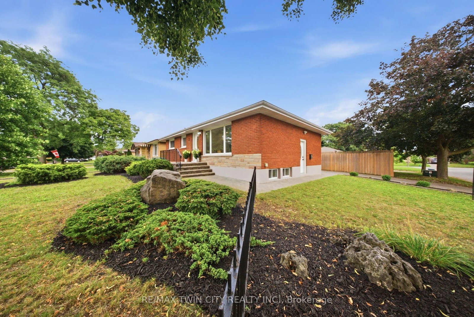 2 Frontenac Avenue • Brantford, ON photo 3