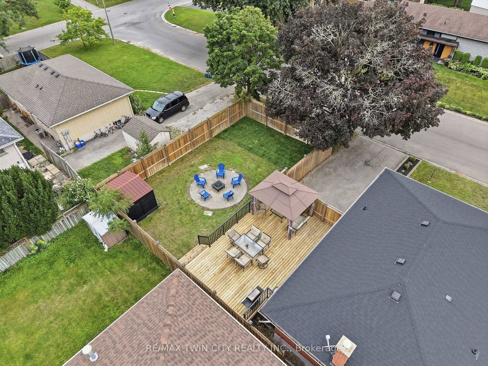2 Frontenac Avenue • Brantford, ON photo 34