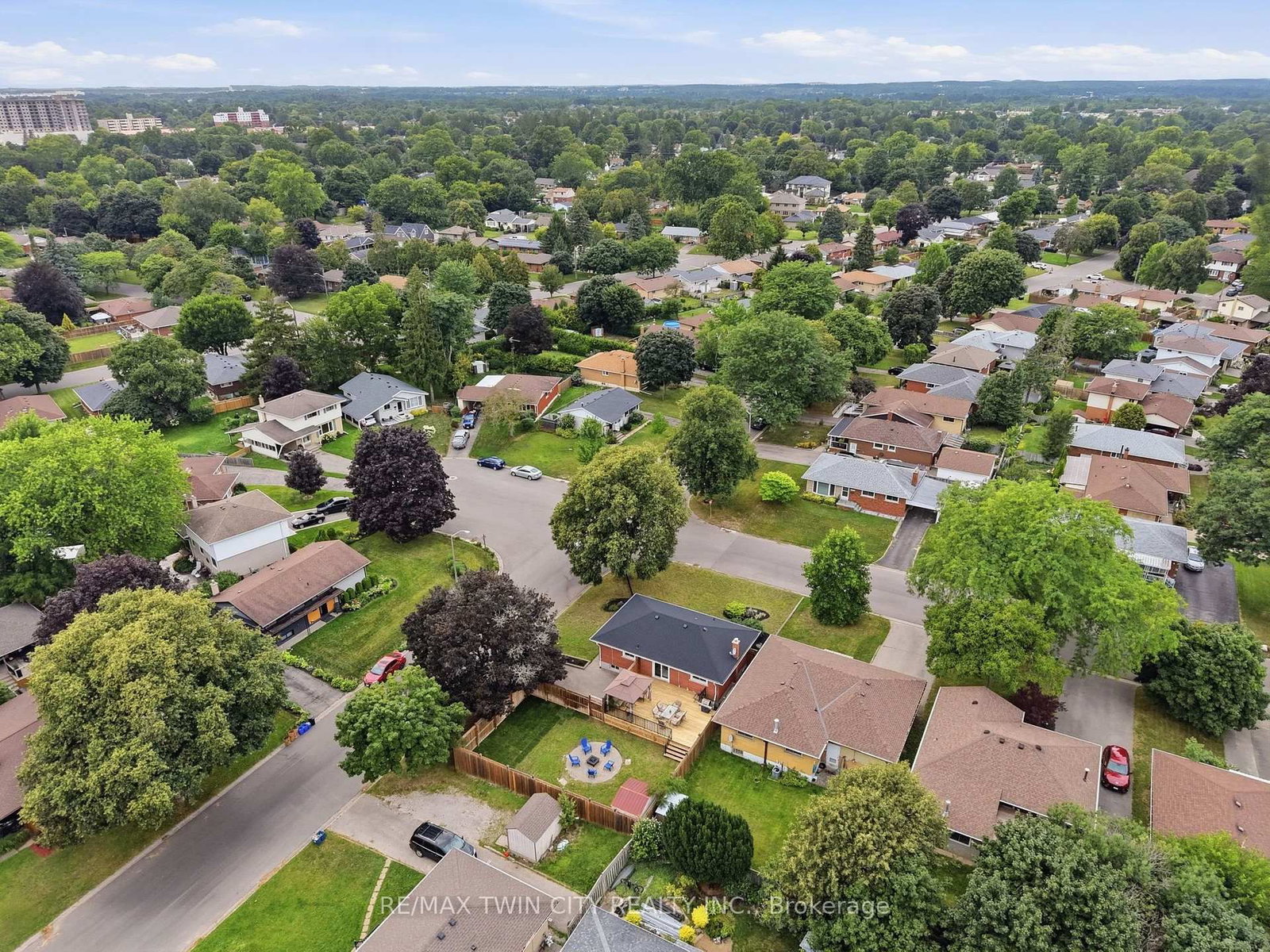 2 Frontenac Avenue • Brantford, ON photo 36