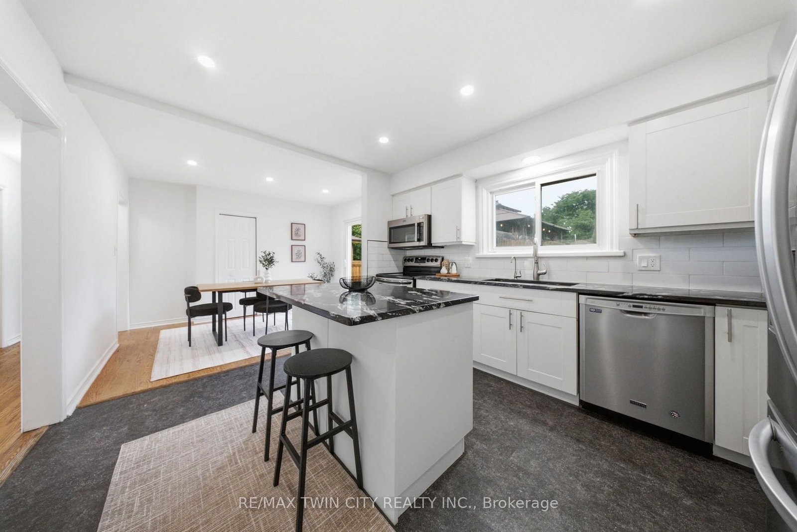 2 Frontenac Avenue • Brantford, ON photo 9