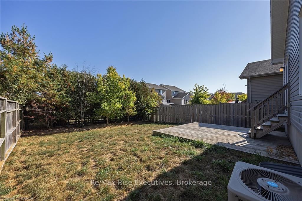 1653 Crimson Crescent • Kingston, ON photo 9