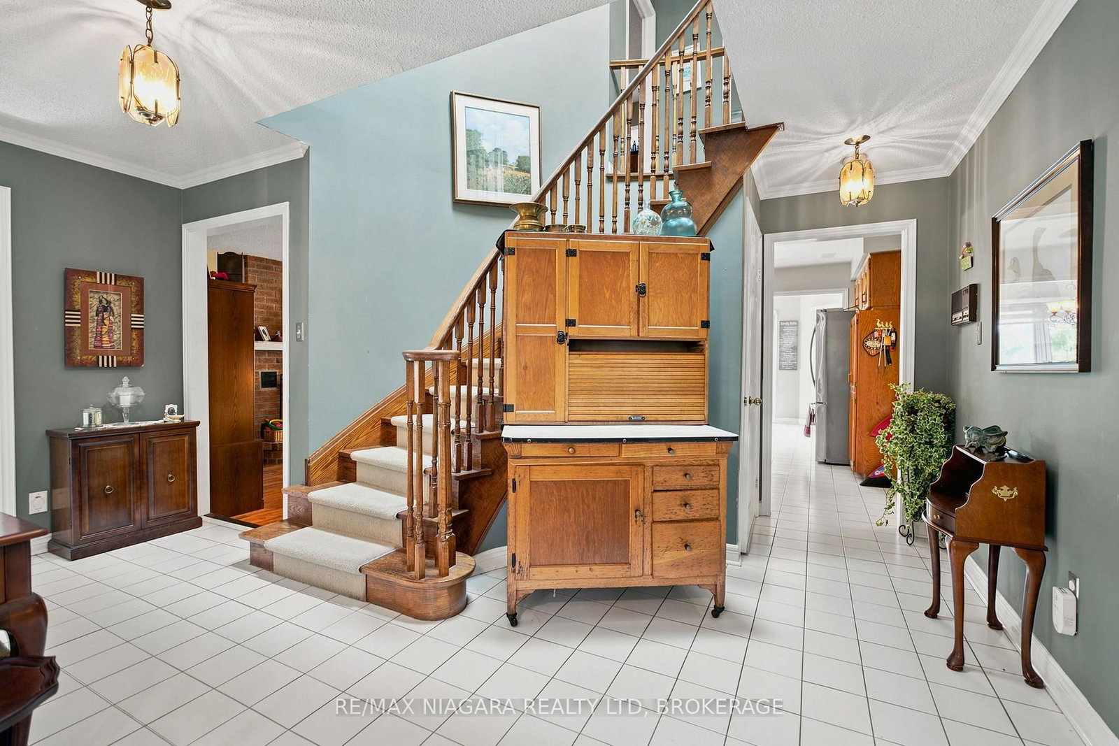 50 Barbican Trail • St. Catharines, ON photo 3
