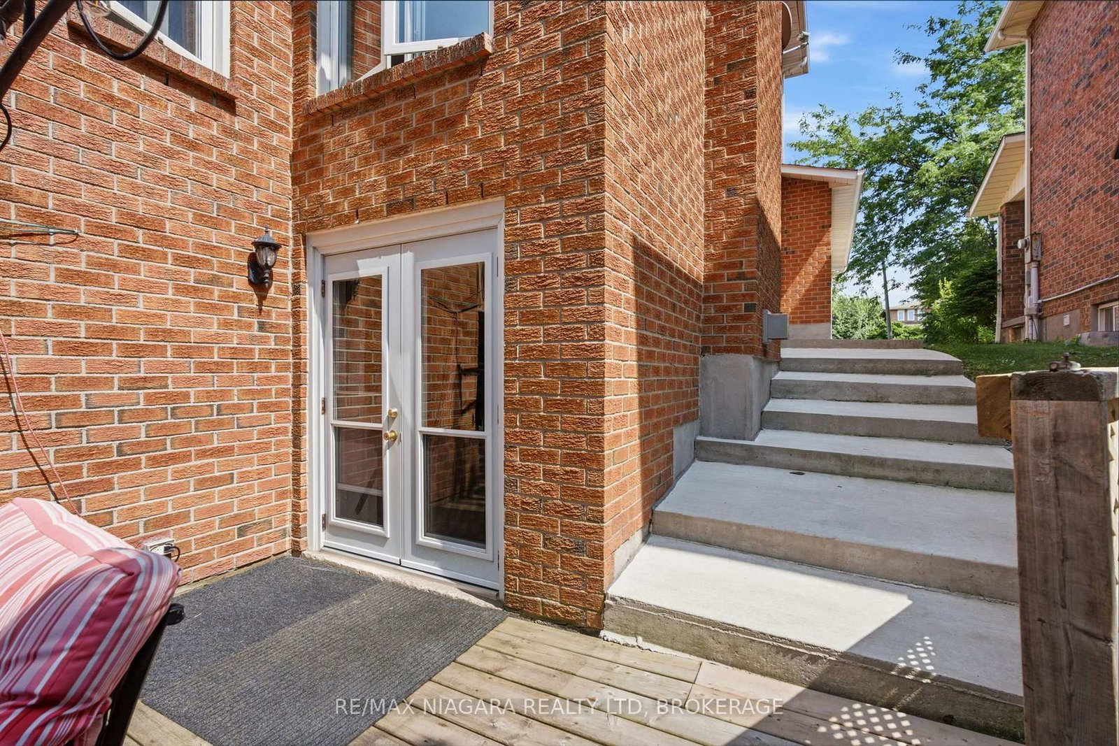 50 Barbican Trail • St. Catharines, ON photo 33