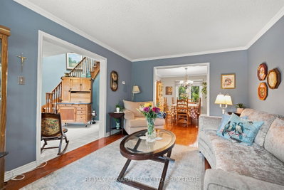 50 Barbican Trail • St. Catharines, ON photo 4