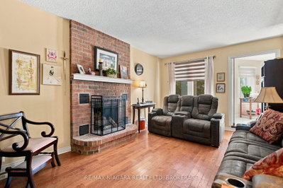 50 Barbican Trail • St. Catharines, ON photo 8