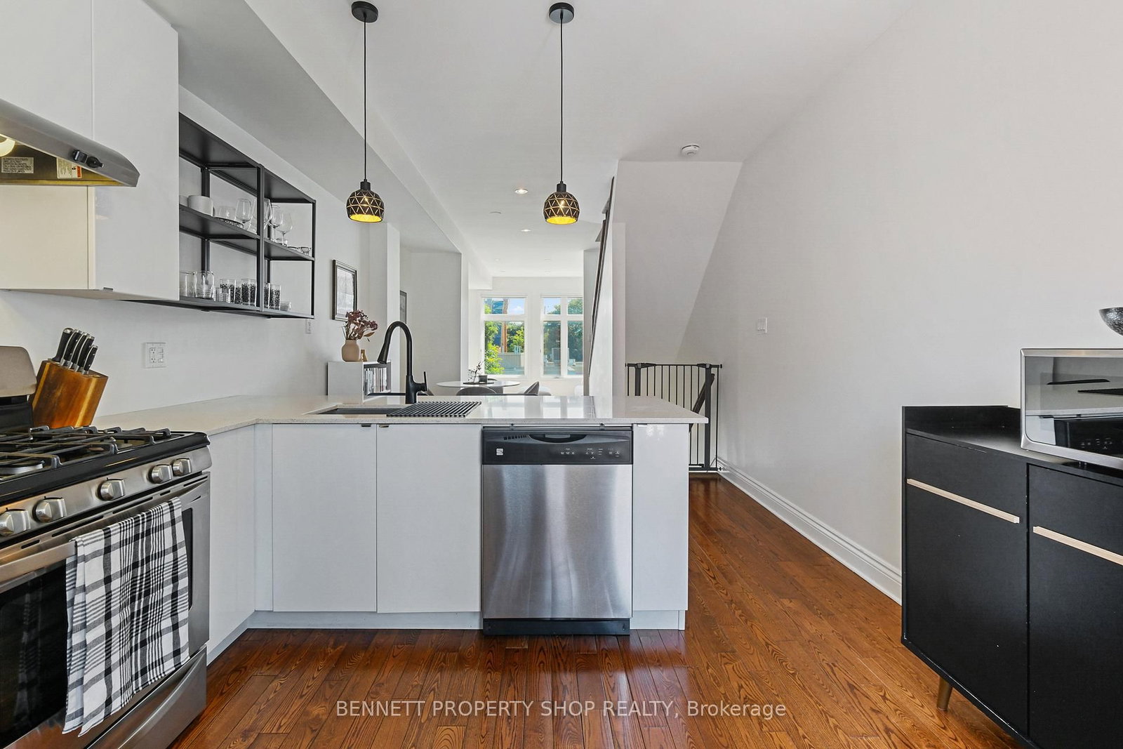 288 Cambridge Street N • Ottawa, ON photo 10