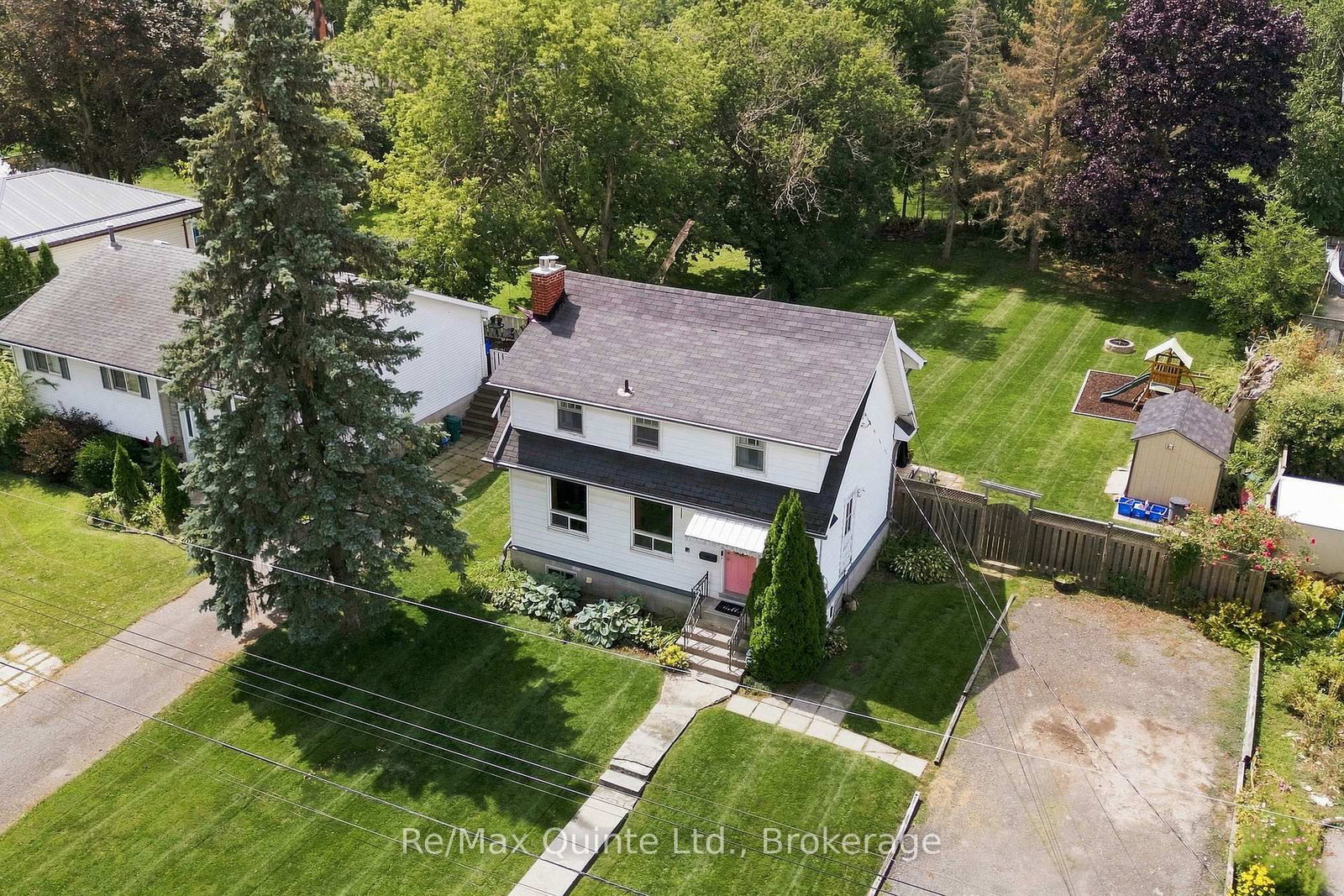 28 Shamrock Road • Belleville, ON photo 3