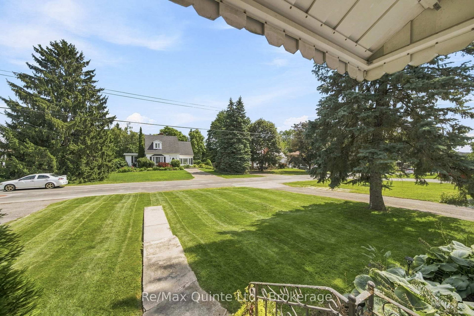 28 Shamrock Road • Belleville, ON photo 4