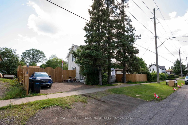73 EMPRESS AVE N