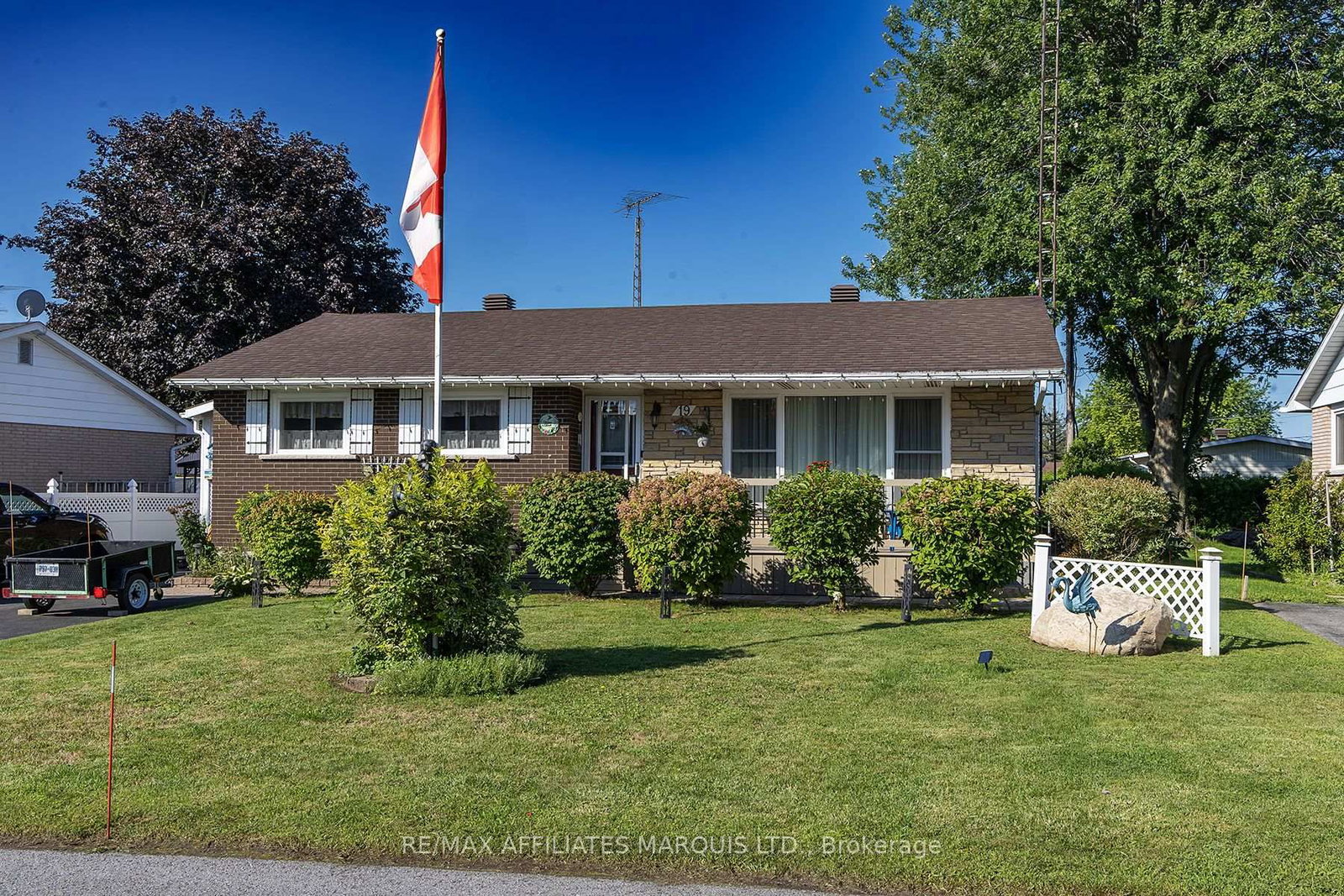 19 Orchard Way • South Dundas, ON photo 1