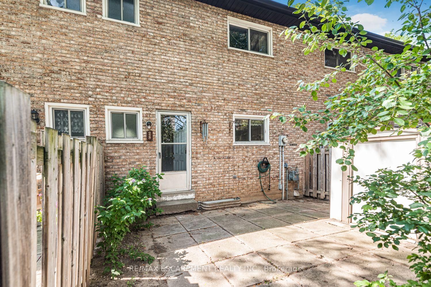 28 RIVERDALE Drive • Hamilton, ON photo 18