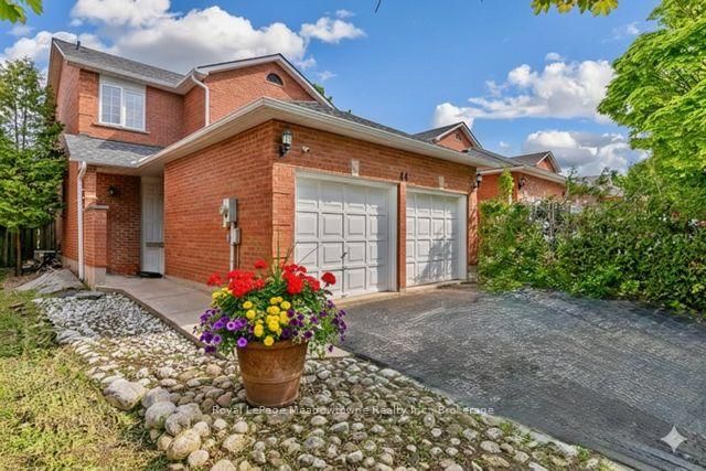 44 Corbett Street • Cambridge, ON photo 3