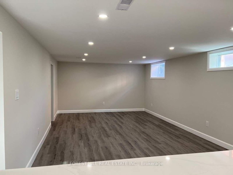 Lower - 398 Talbot Street