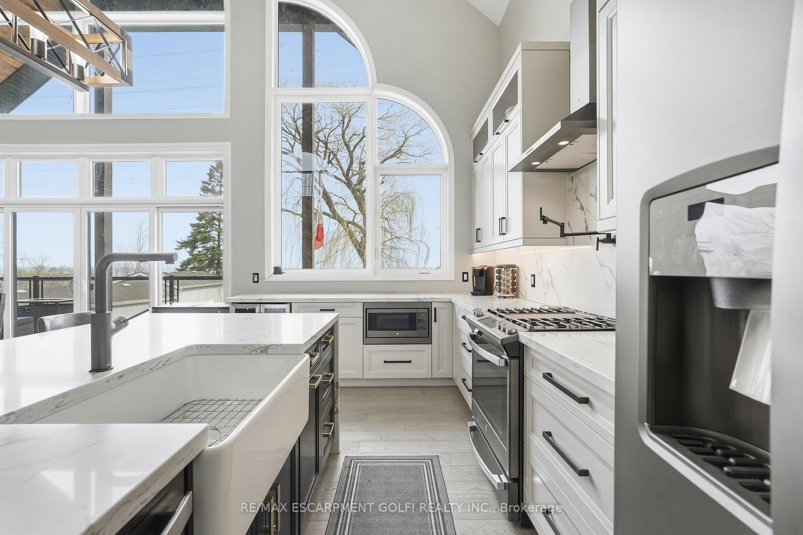 207 BEACH Boulevard • Hamilton, ON photo 10