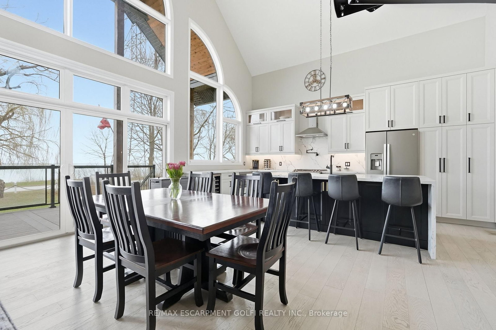 207 BEACH Boulevard • Hamilton, ON photo 13