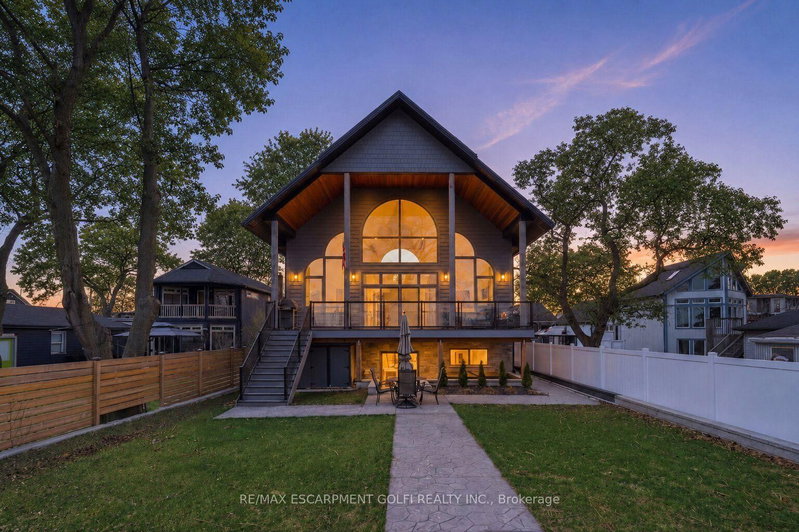 207 BEACH Boulevard