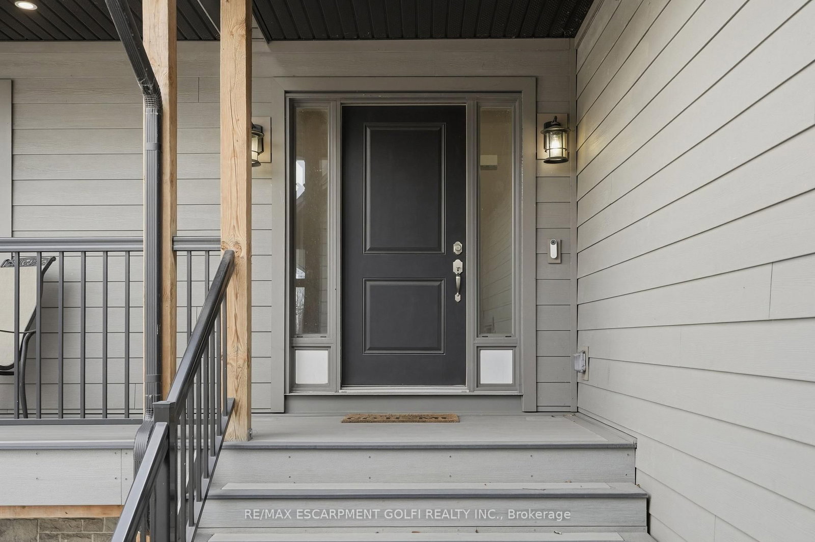 207 BEACH Boulevard • Hamilton, ON photo 5