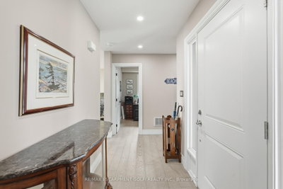207 BEACH Boulevard • Hamilton, ON photo 6