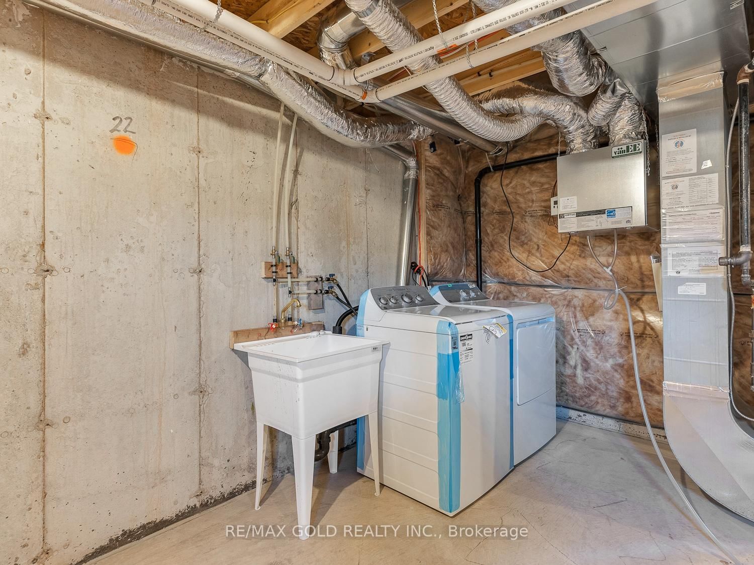 93 PINOT Crescent • Hamilton, ON photo 39