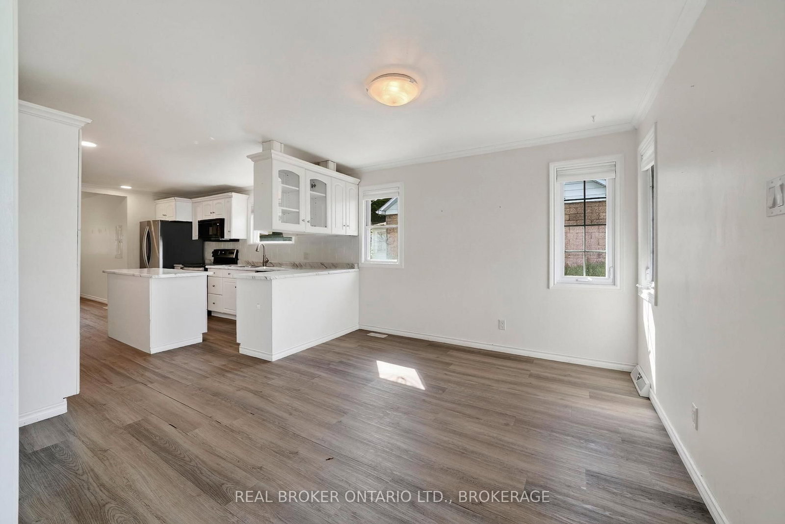 48 Bryden Avenue • Cornwall, ON photo 5
