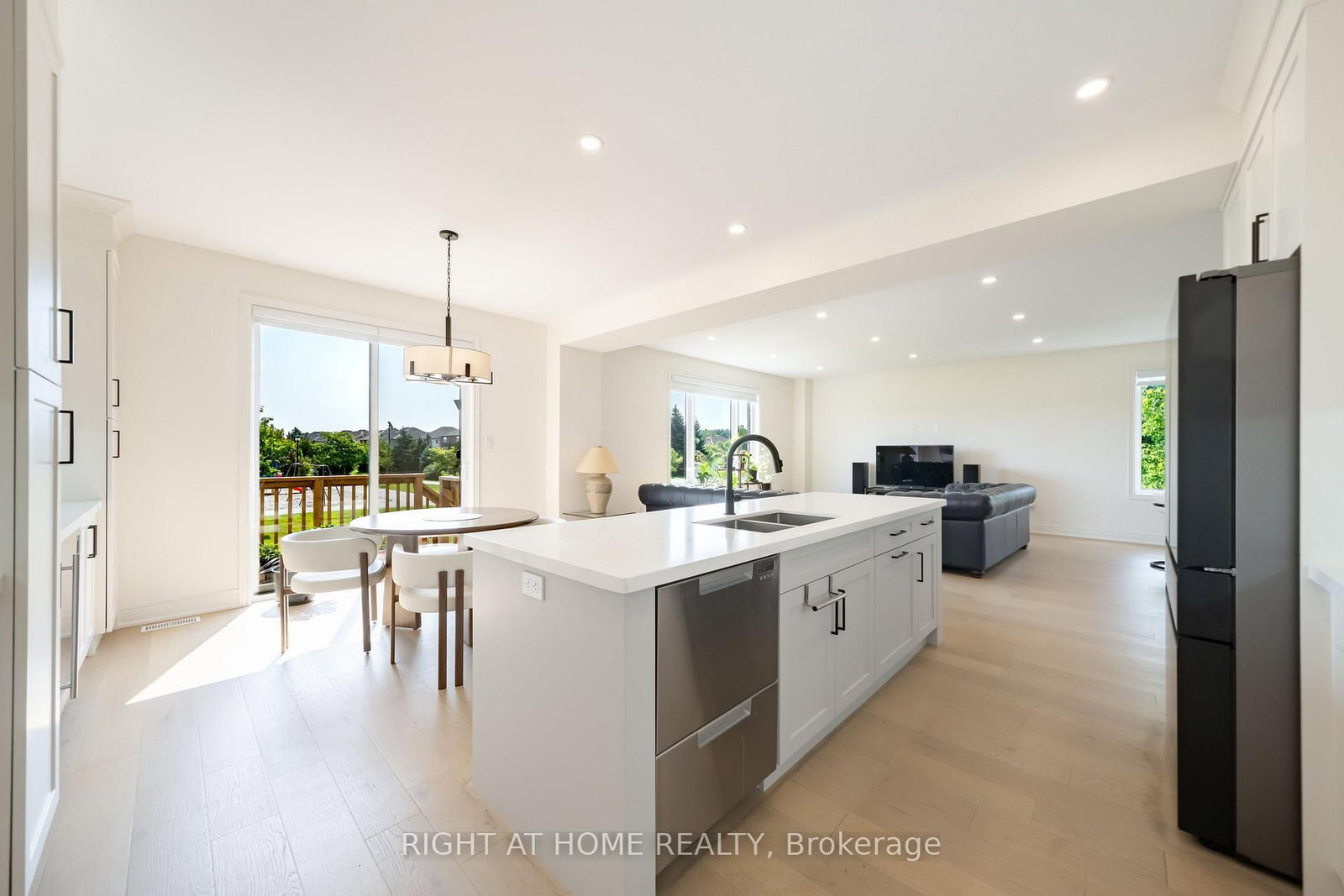 34 Hampshire Place • Hamilton, ON photo 19