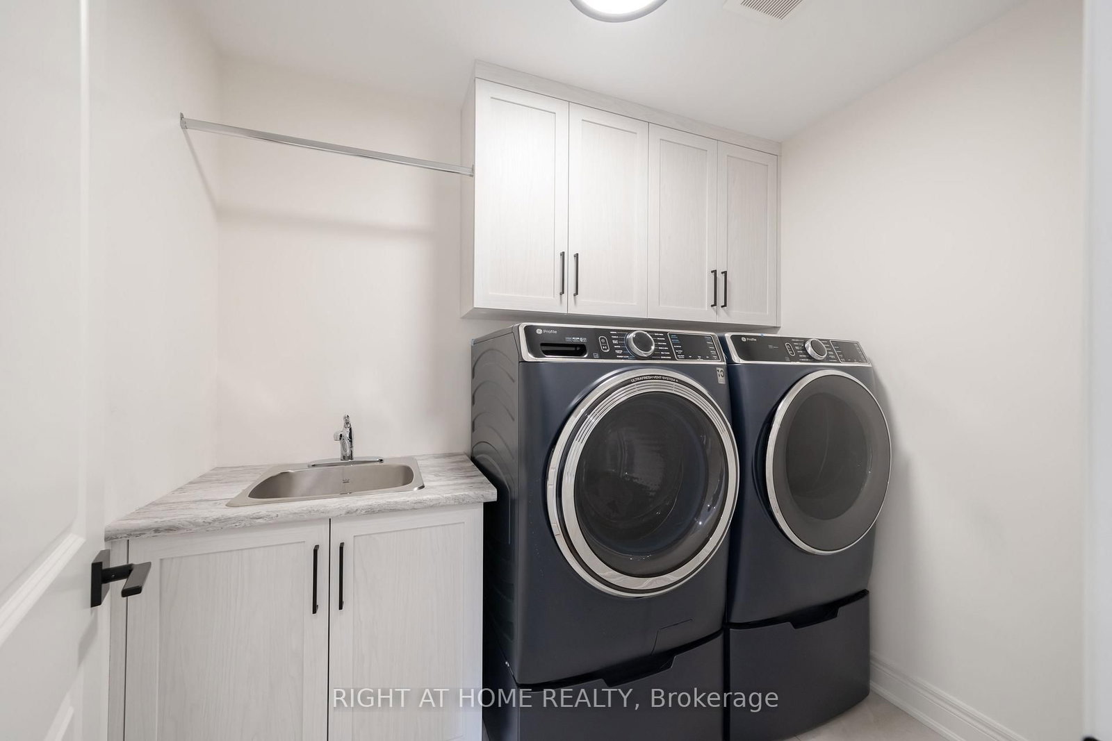 34 Hampshire Place • Hamilton, ON photo 39