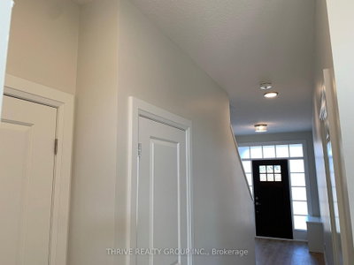 2305 Callingham Drive N • London North, ON photo 2