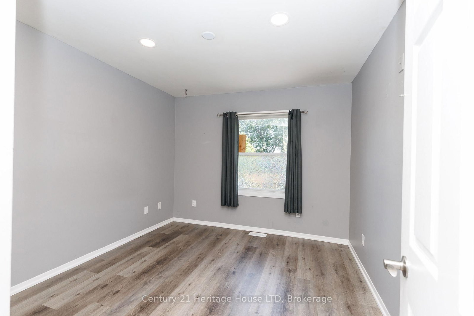 164 Lake Street • St. Catharines, ON photo 14
