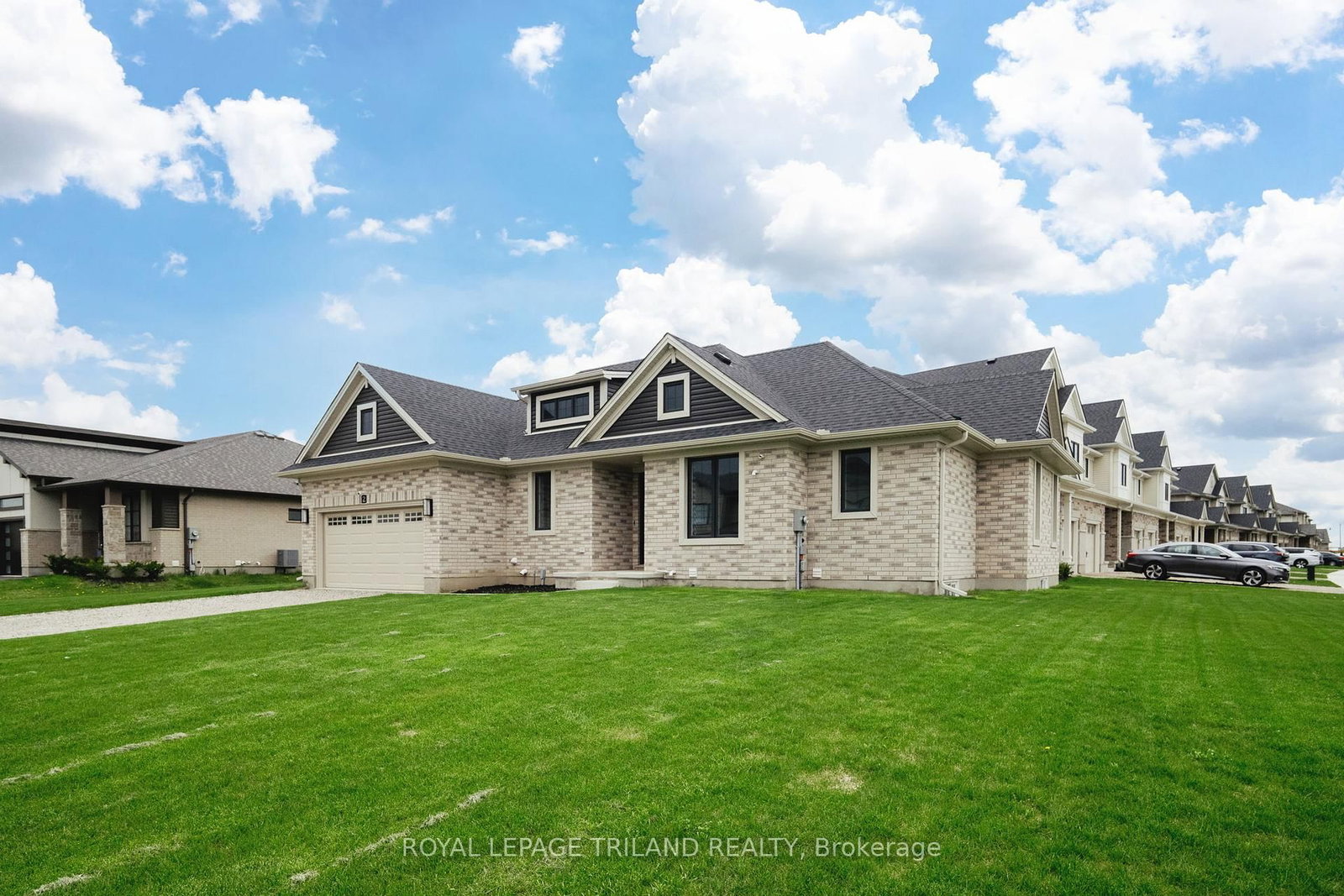 2 Evylean Court • St. Thomas, ON photo 1