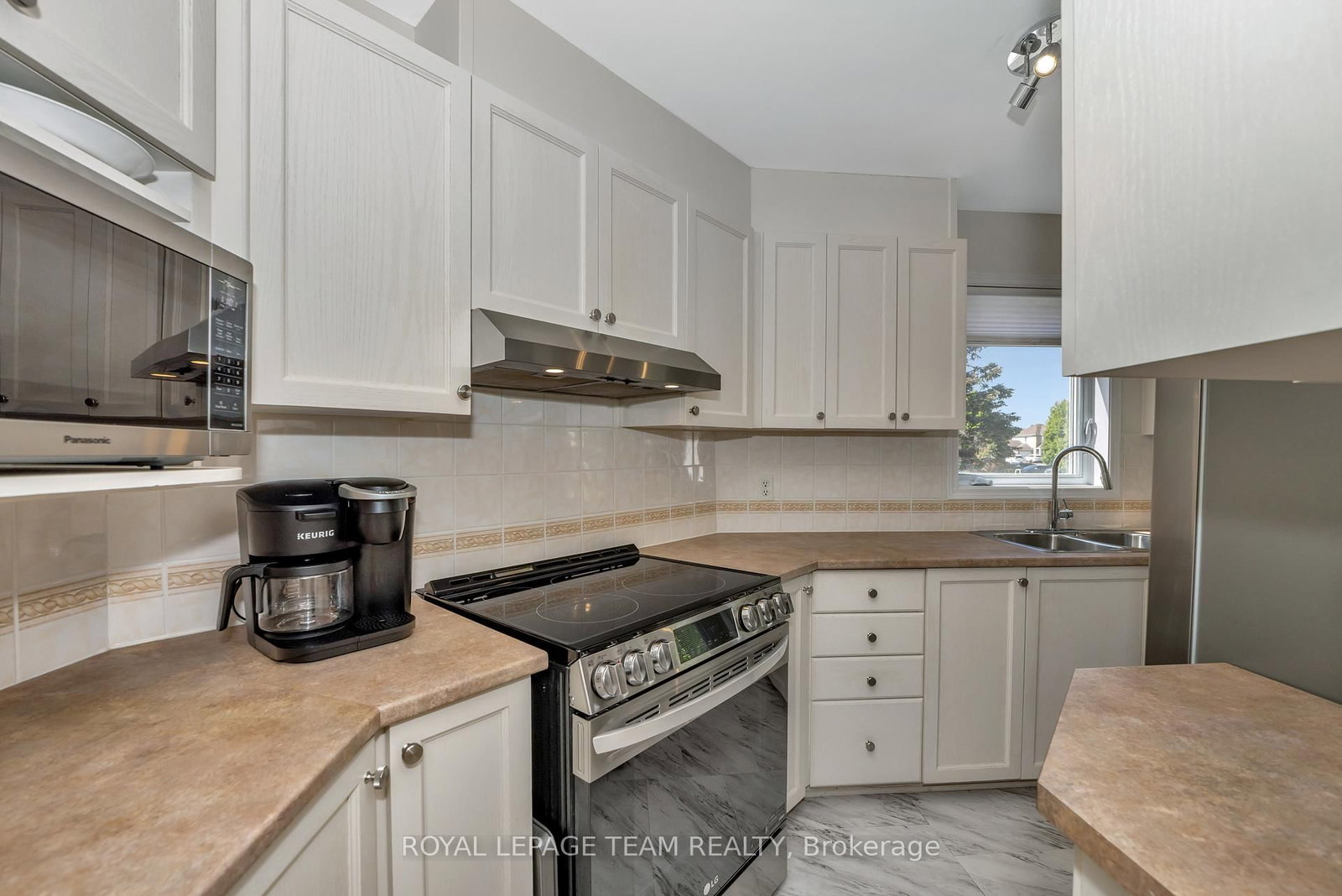 85 Cresthaven Drive • Ottawa, ON photo 11