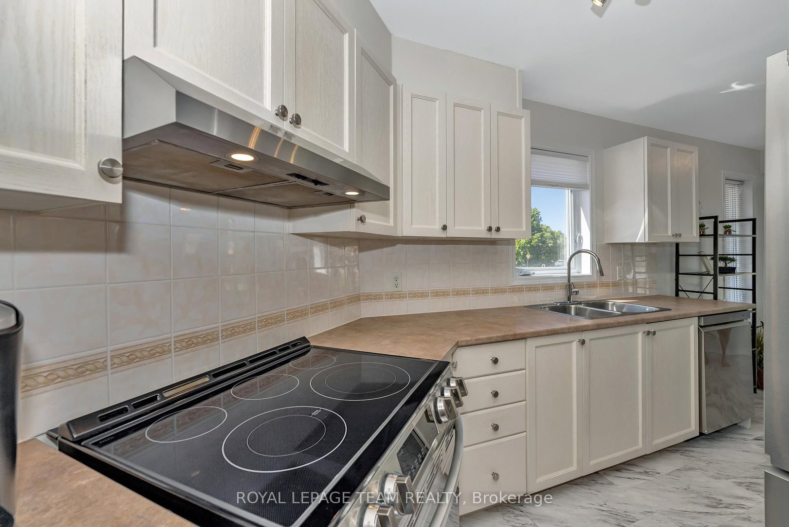 85 Cresthaven Drive • Ottawa, ON photo 12