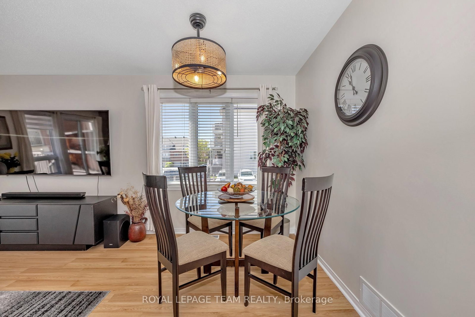 85 Cresthaven Drive • Ottawa, ON photo 5