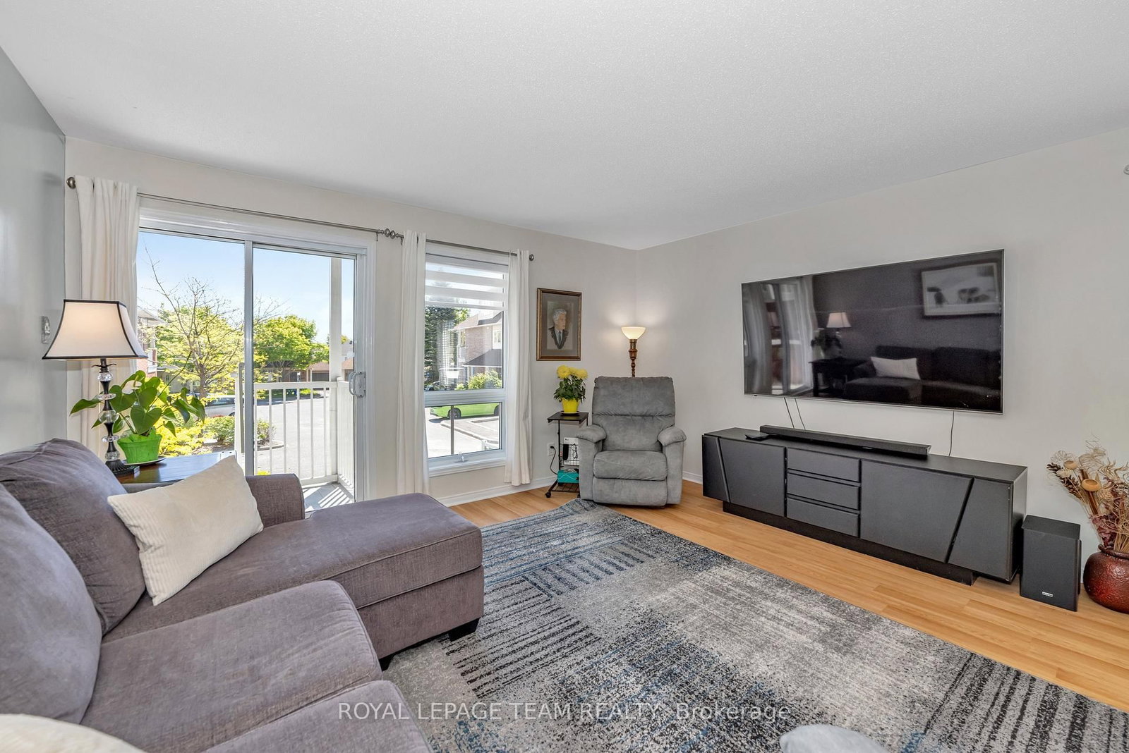 85 Cresthaven Drive • Ottawa, ON photo 8