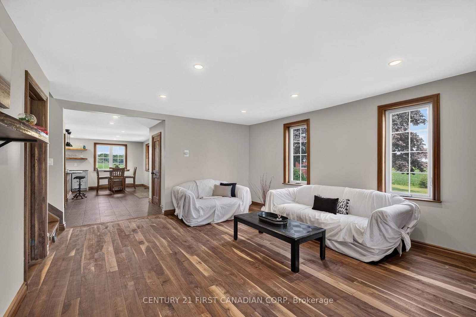 6196 Falconbridge Drive • Southwest Middlesex, ON photo 13