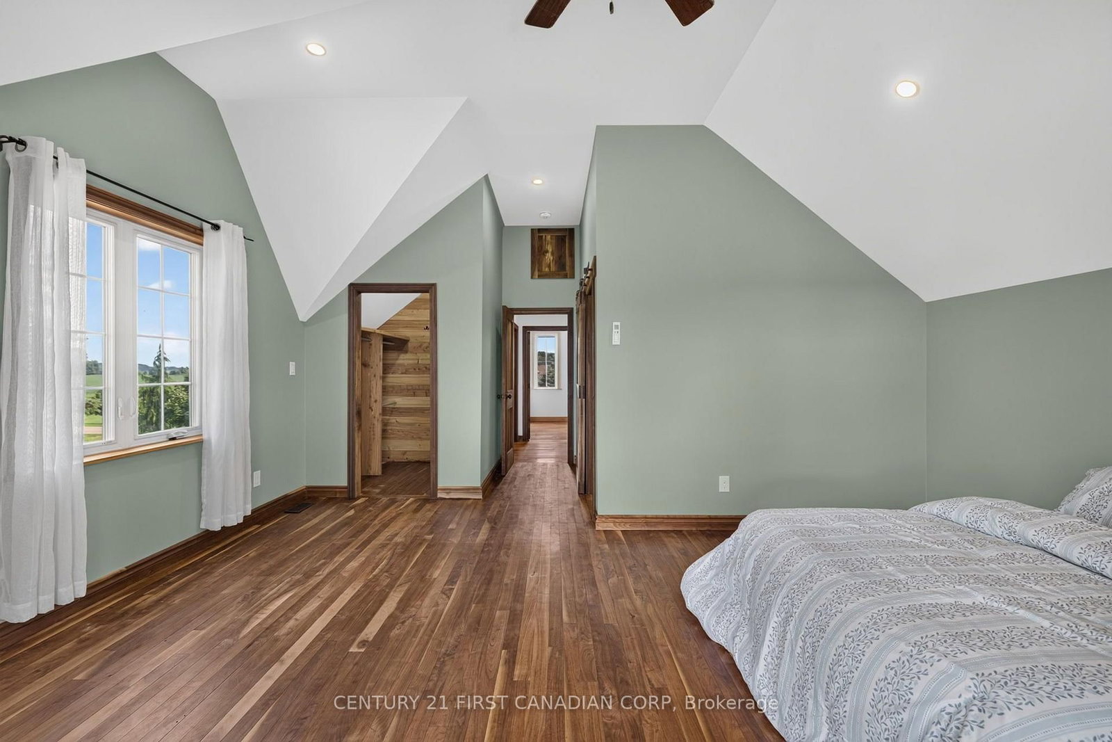 6196 Falconbridge Drive • Southwest Middlesex, ON photo 20