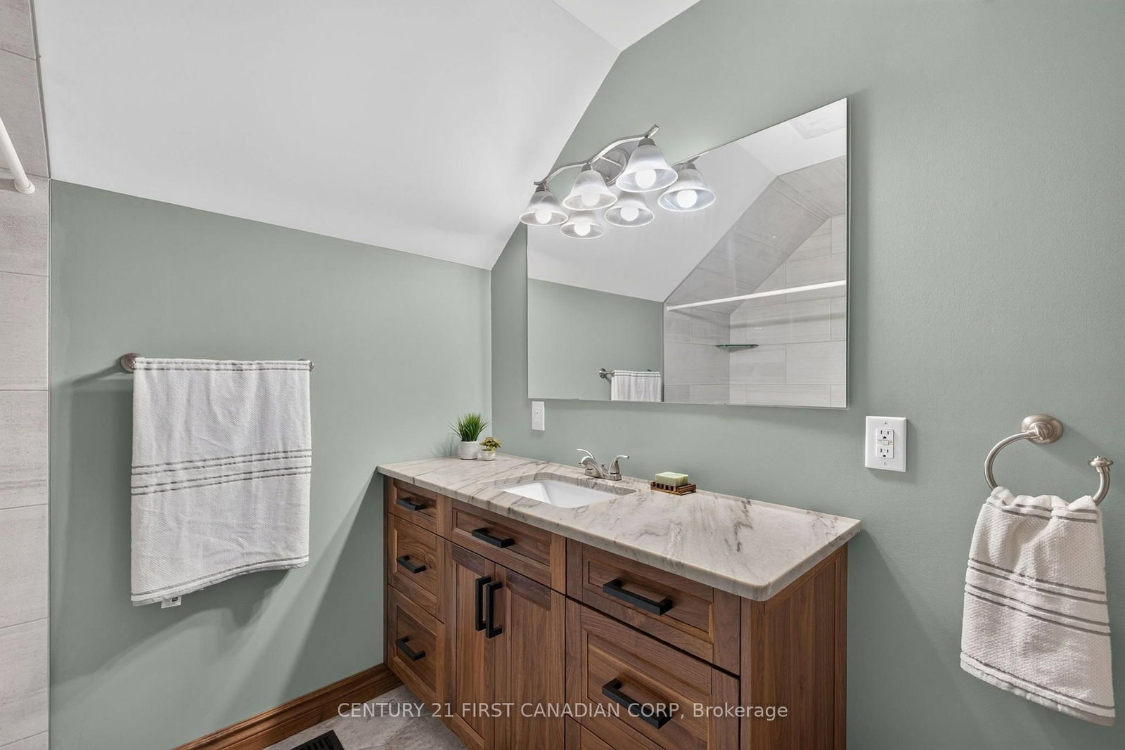6196 Falconbridge Drive • Southwest Middlesex, ON photo 23