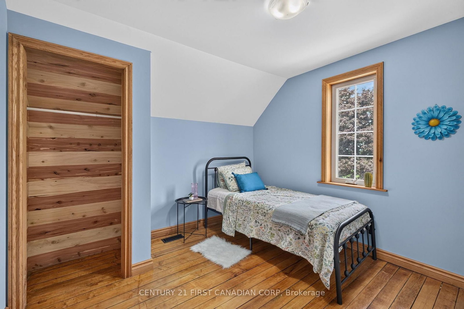 6196 Falconbridge Drive • Southwest Middlesex, ON photo 25