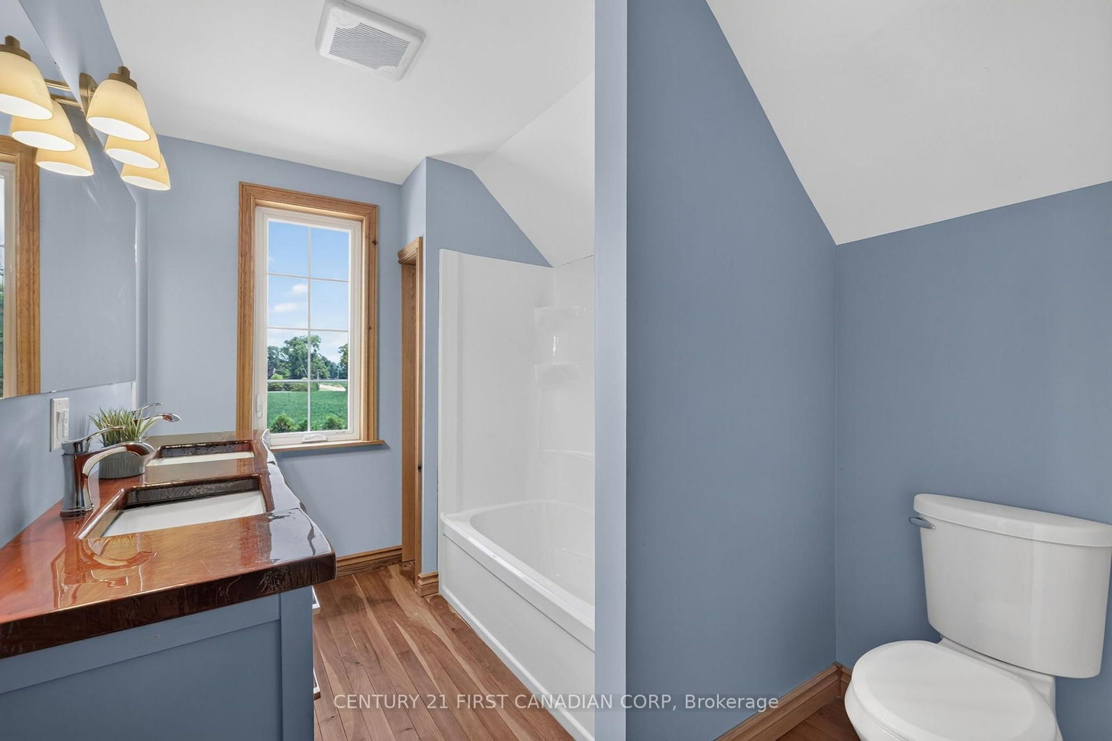 6196 Falconbridge Drive • Southwest Middlesex, ON photo 27