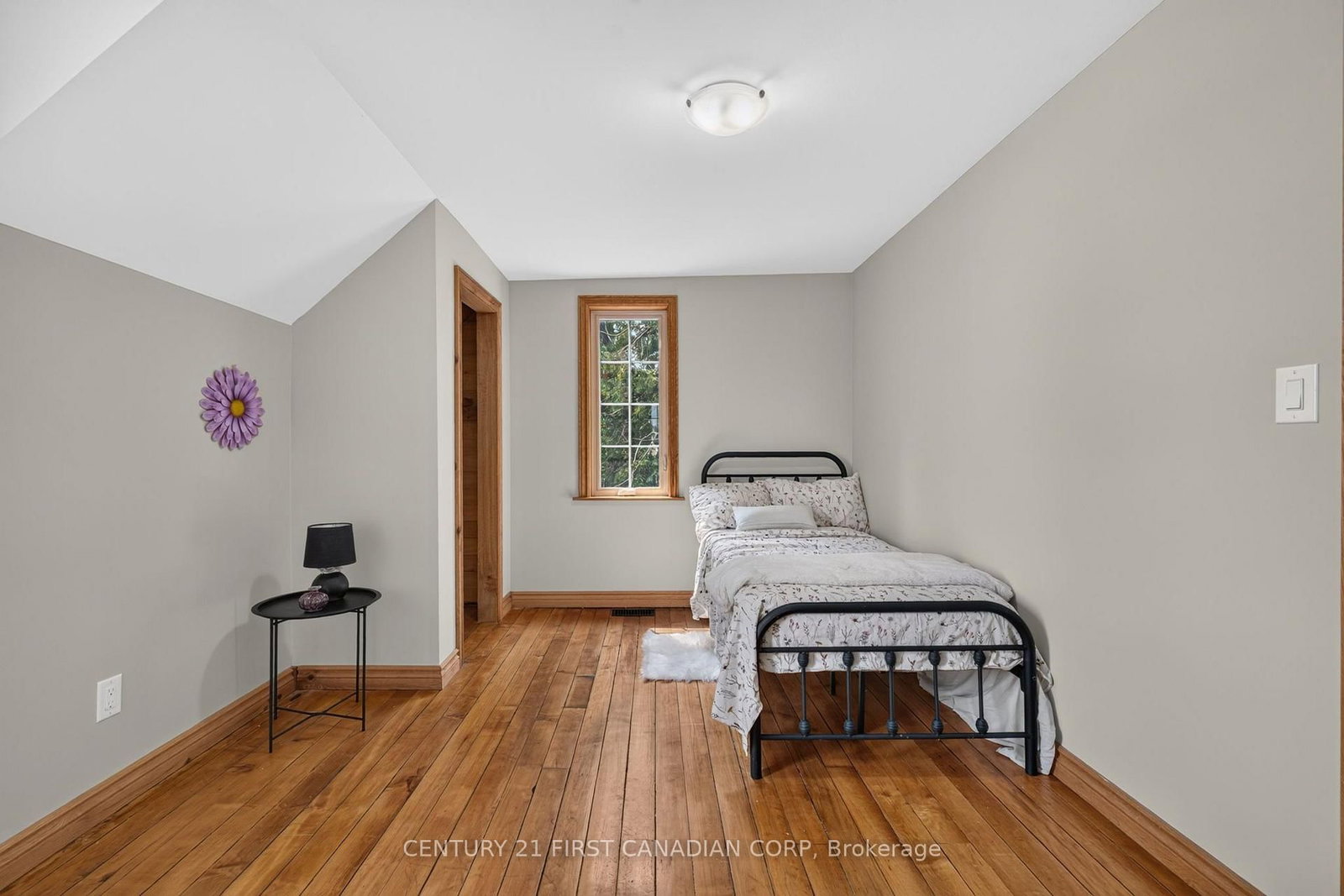 6196 Falconbridge Drive • Southwest Middlesex, ON photo 29