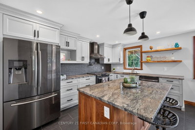 6196 Falconbridge Drive • Southwest Middlesex, ON photo 6