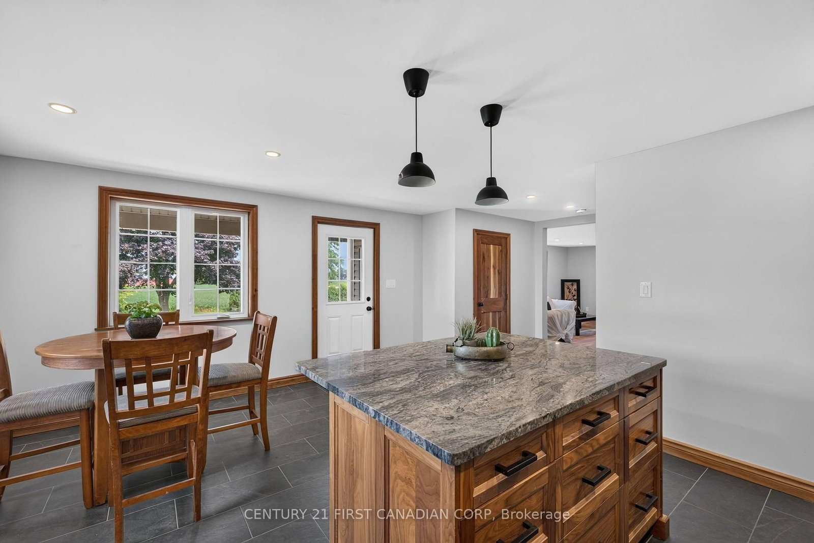 6196 Falconbridge Drive • Southwest Middlesex, ON photo 8