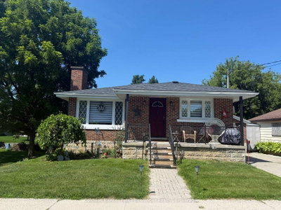 2 Elgin Street • Brockton, ON photo 2