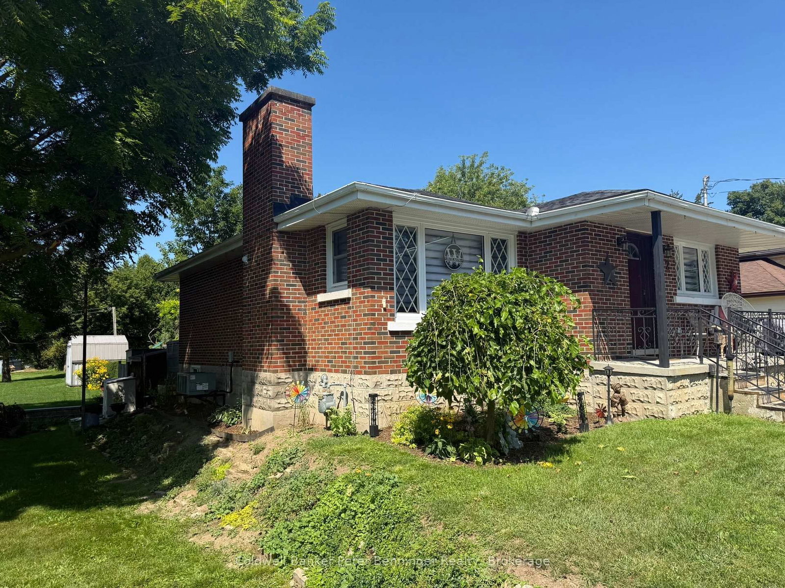 2 Elgin Street • Brockton, ON photo 3