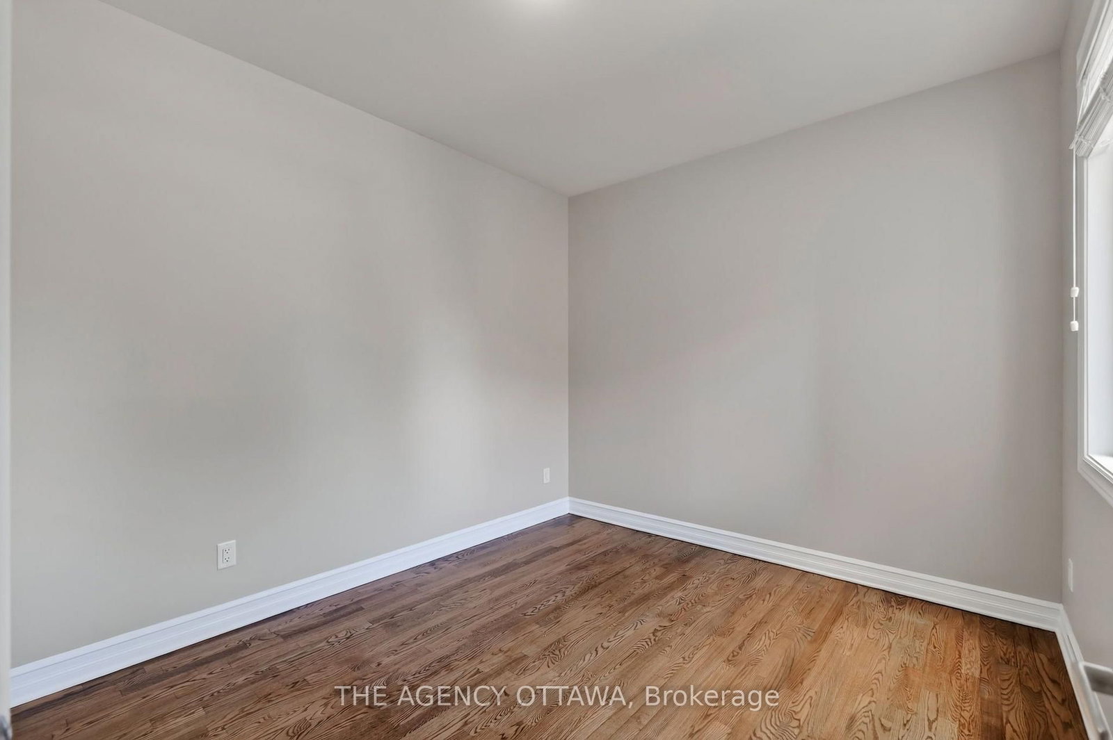 711 Churchill Avenue N, Unit 203 - Photo 32