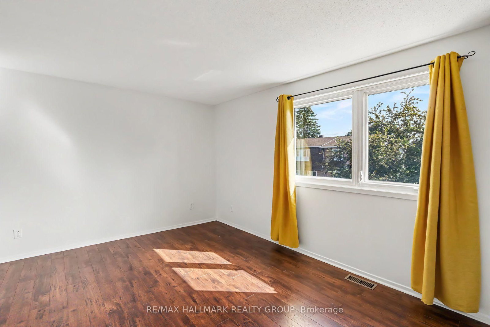 1747A Lamoureux Drive • Ottawa, ON photo 18